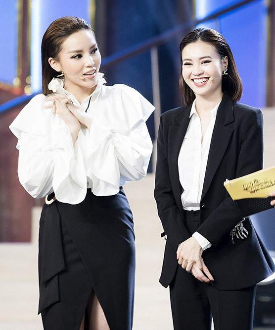 MC Lại Văn Sâm trở lại sóng truyền hình, "cầm trịch" dàn sao nữ showbiz Việt 9