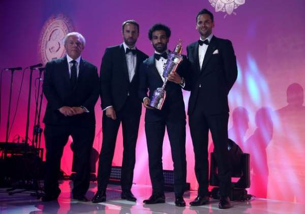 Salah giành giải Cầu thủ hay nhất năm của PFA 9