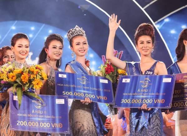 Ca sĩ Đinh Hiền Anh lộng lẫy tại đêm chung kết Hoa hậu Biển Việt Nam Toàn cầu 5