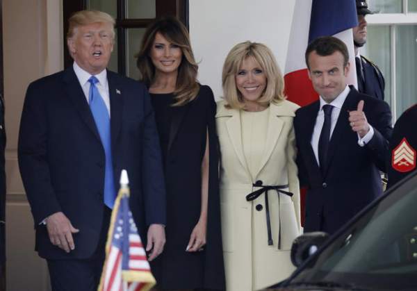 Mỹ bắn đại bác đón Tổng thống Pháp theo nghi thức cao nhất 3