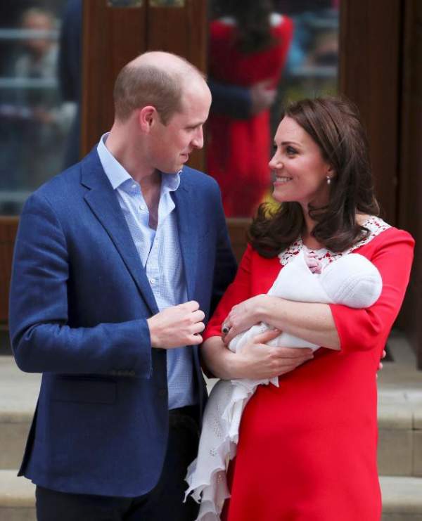 Hình ảnh đầu tiên về Hoàng tử bé vừa chào đời của Hoàng gia Anh 4