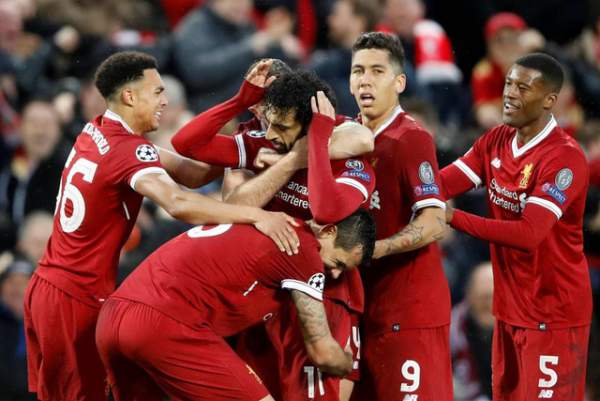 Những khoảnh khắc ấn tượng trong chiến thắng của Liverpool trước AS Roma 11
