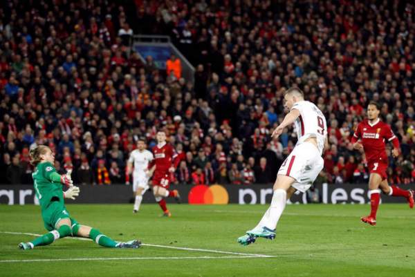 Những khoảnh khắc ấn tượng trong chiến thắng của Liverpool trước AS Roma 19