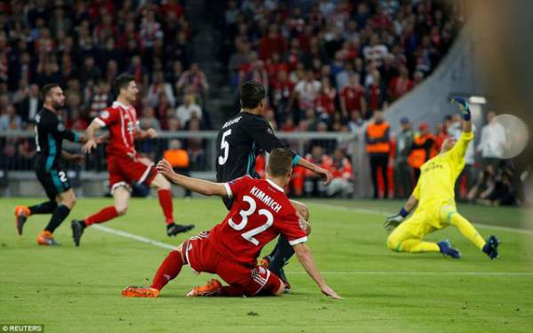 Những khoảnh khắc Real Madrid hạ gục Bayern Munich tại Đức 15