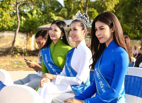 Top 3 Hoa hậu Biển Việt Nam giản dị với áo dài dâng hương Giỗ Tổ Hùng Vương 4