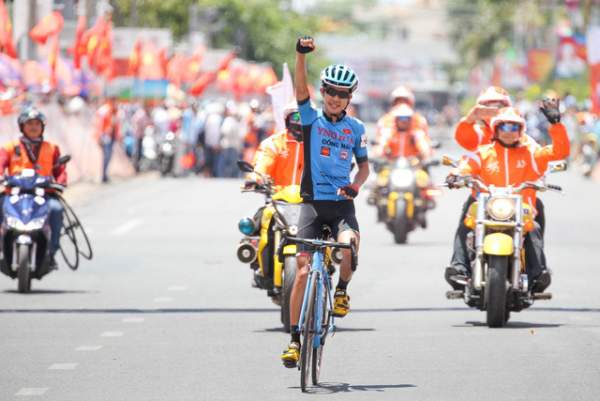 Nguyễn Hoàng Sang thắng chặng về Cà Mau, giải xe đạp xuyên Việt 2018 1