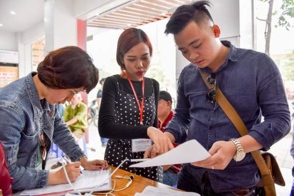 Hà Nội: Người dân mệt mỏi đi bổ sung thông tin cá nhân cho thuê bao 5