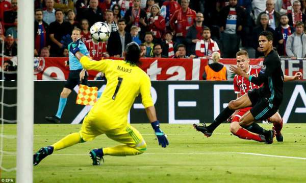 Những khoảnh khắc Real Madrid hạ gục Bayern Munich tại Đức 14