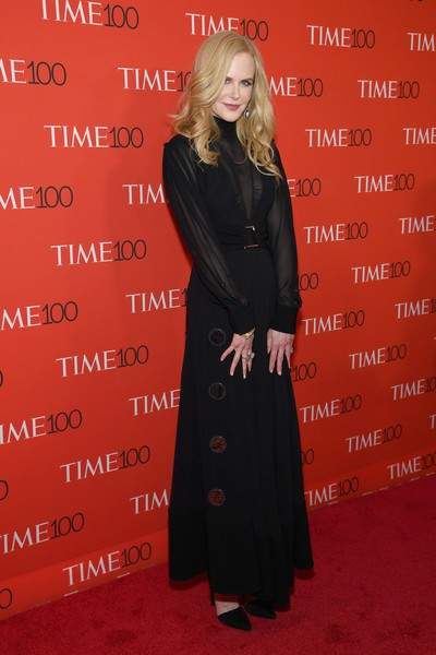 Ở tuổi 51, Nicole Kidman vẫn sở hữu làn da căng mịn 6