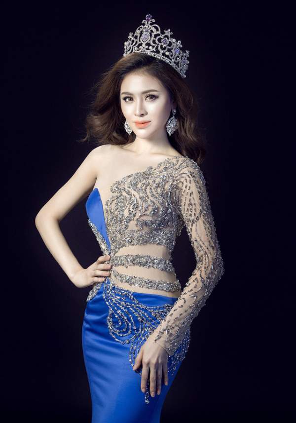 Lộ diện trang phục dạ hội và loạt ảnh bikini của Thư Dung trước chung kết Miss Eco International 2