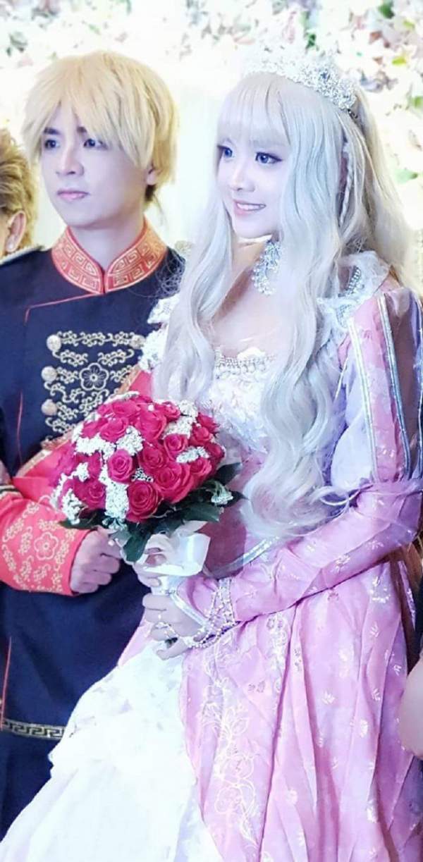 Cô dâu chú rể Sài Gòn "hóa" công chúa hoàng tử trong ngày cưới