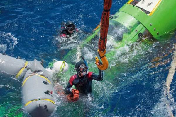 Nhật ký 3 giờ dưới vực Mariana sâu nhất Trái Đất của đạo diễn phim Titanic 7