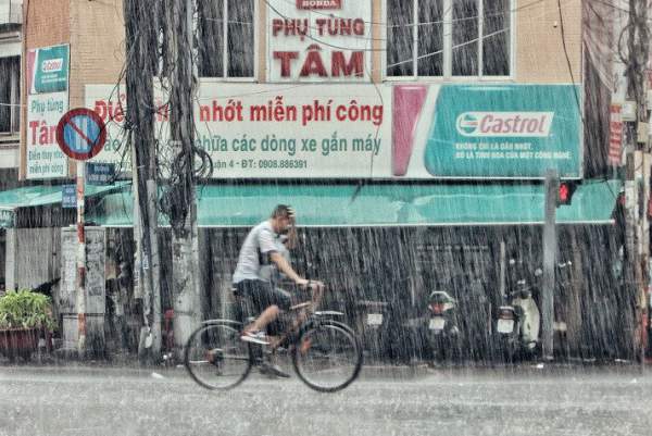 Vì sao “Sài Gòn sáng nắng chiều mưa”?