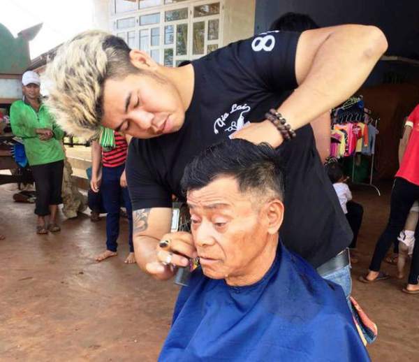 Nhóm bạn trẻ cao nguyên cắt tóc miễn phí cho học sinh nghèo, người khuyết tật 2