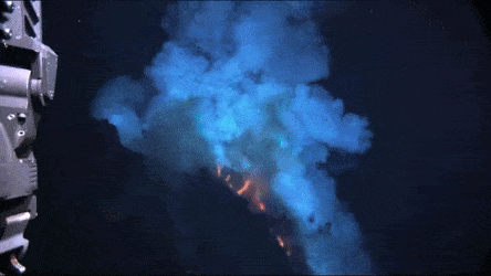 Nước dập được lửa vậy mà tại sao vẫn có núi lửa phun trào dưới lòng đại dương? 2