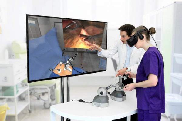 Dùng công nghệ VR để đào tạo kỹ năng phẫu thuật thay cho cơ thể người chết