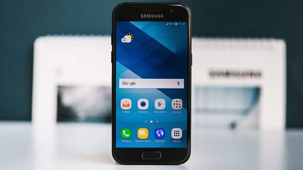 Vài mẫu Galaxy A3 2017 dính lỗi khi lên đời với Android Oreo