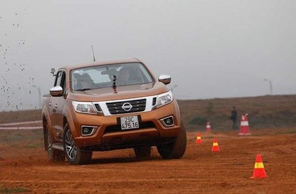 Nissan đột ngột tăng giá X-Trail và Sunny, nhập khẩu thành công Navara 3