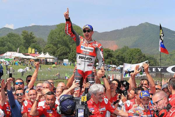 Lorenzo có chiến thắng đầu tiên trong màu áo Ducati Team