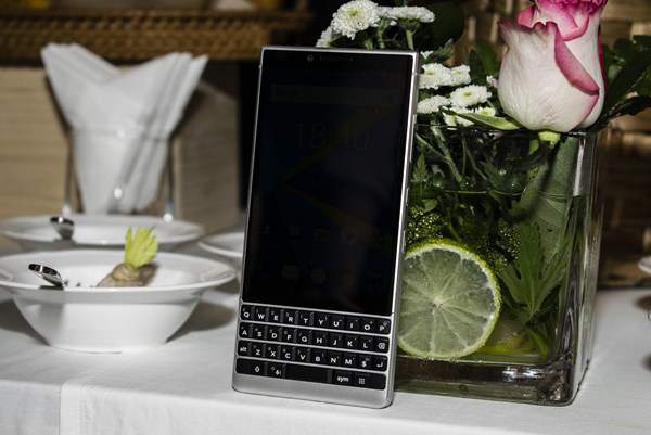 BlackBerry Key2 chính thức lên kệ, giá 16,99 triệu đồng