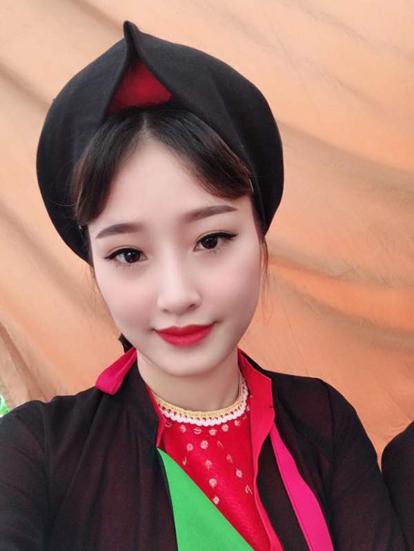 Dàn thiếu nữ Bắc Ninh mặc áo tứ thân tới tấp nhận được lời khen xinh đẹp 4