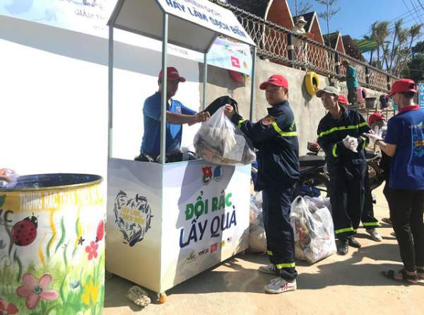 Bình Định: 1.000 Đoàn viên, thanh niên nhặt rác thải tại bãi biển du lịch 4