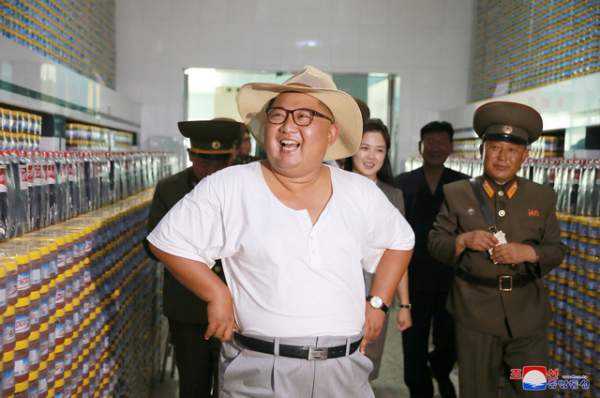 Phong cách thời trang hiếm thấy của ông Kim Jong-un 3