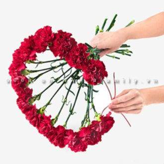 Cách bó hoa hồng hình trái tim ngọt ngào cho Valentine 2