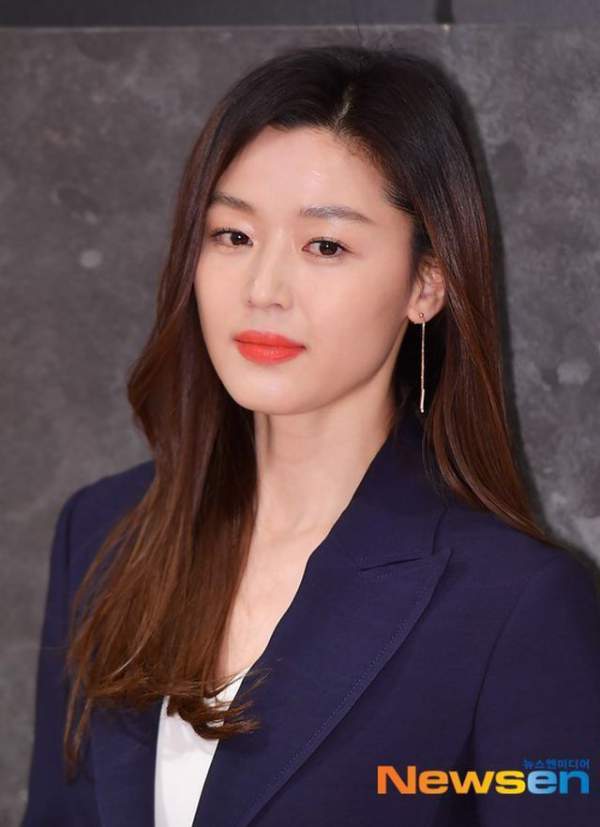 Gương mặt đẹp không góc chết của "cô nàng ngổ ngáo" Jeon Ji Hyun 8