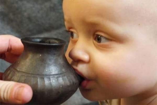 Phát hiện bình sữa 3.000 năm tuổi của trẻ em tiền sử