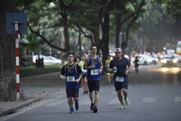 Gần 5.000 người chạy giải Revive Marathon xuyên Việt 3