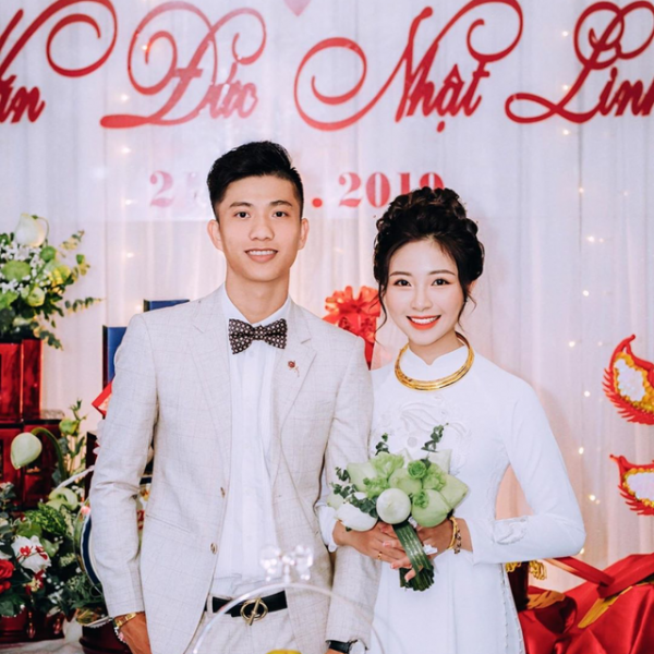 Vợ mới cưới của cầu thủ Phan Văn Đức tiết lộ đang xây nhà ở Vinh 2