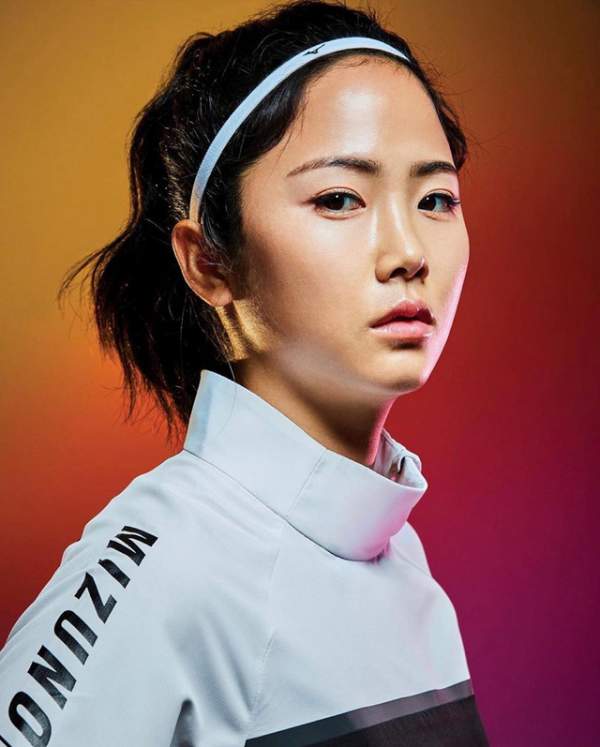 Nữ cầu thủ người Hàn Quốc sở hữu gương mặt trẻ thơ gây “sốt” mạng 7