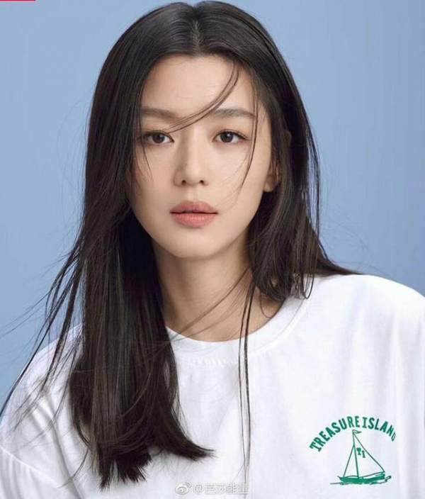 Song Hye Kyo, Jeon Ji Hyun bị chỉ trích vì không ủng hộ dịch Covid-19 3