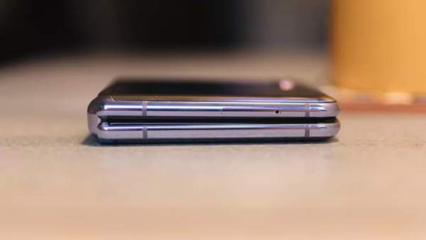 Đánh giá smartphone màn hình gập Galaxy Z Flip - Độc và đắt 2