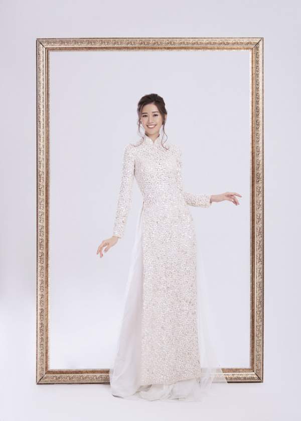 Hoa hậu Khánh Vân nền nã với áo dài 2