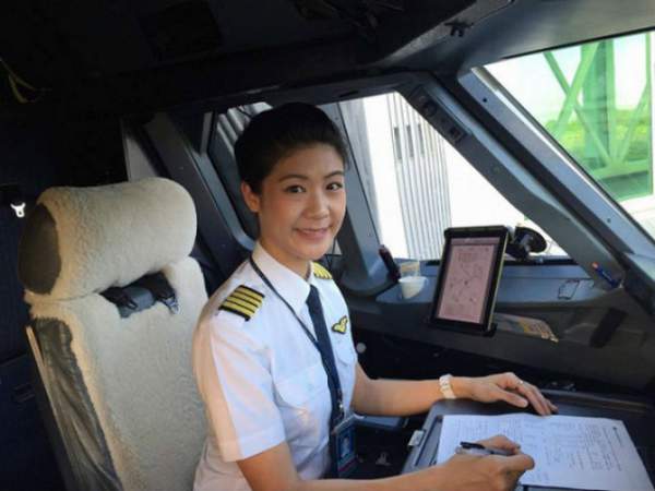 Tuyệt chiêu làm đẹp của những nữ phi công Việt Nam 14
