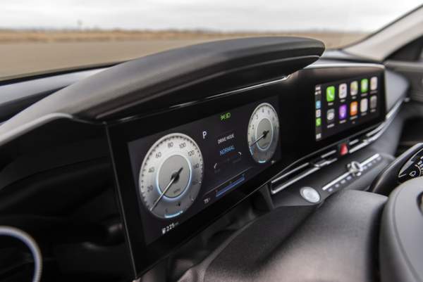 Cận cảnh Hyundai Elantra thế hệ mới vừa ra mắt - Làn gió lạ 19