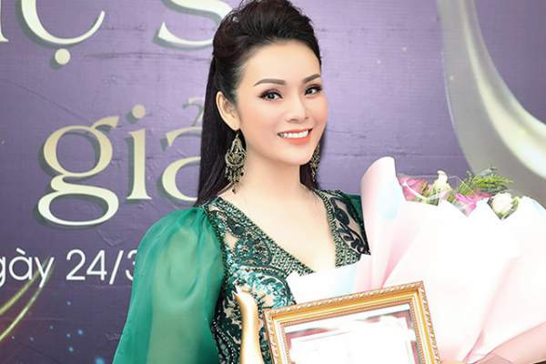 Hoàng Thùy Linh xuất sắc đoạt 4 giải Âm nhạc Cống hiến 3