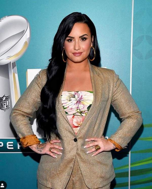 Demi Lovato khoe dáng nảy nở quảng cáo bộ sưu tập mới 7