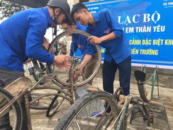 Hà Tĩnh: Biến phế liệu thành xe đạp tặng học sinh nghèo 3