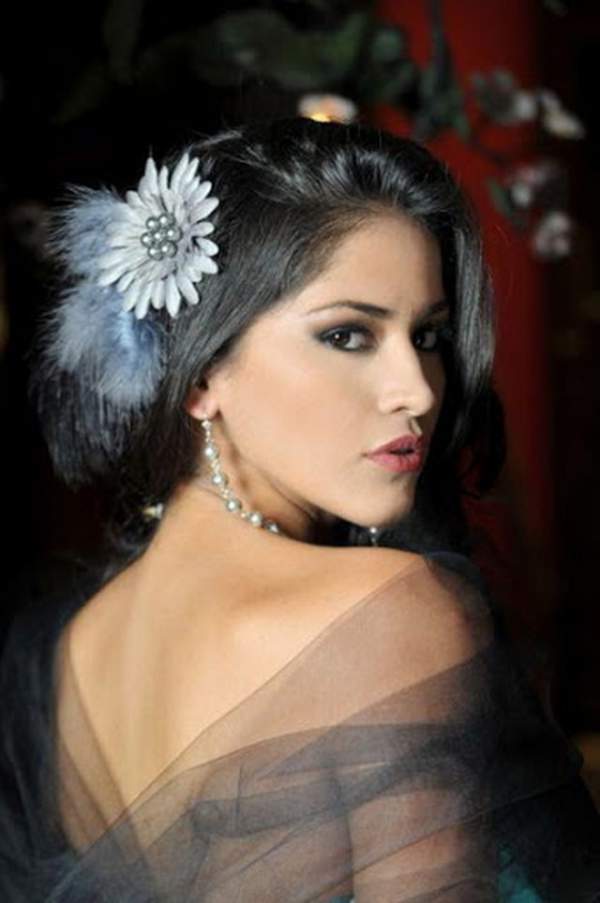 Hoa hậu Trái đất 2011 thừa nhận mắc Covid-19 2