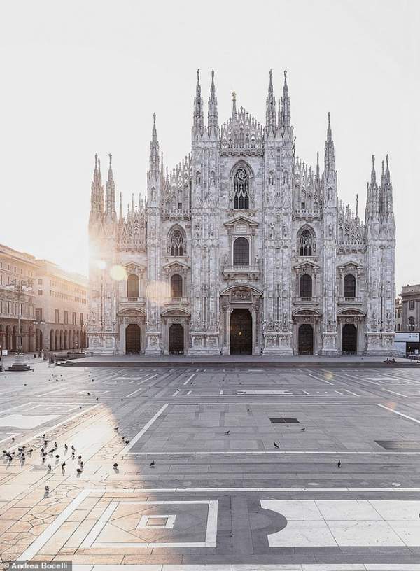 Danh ca Andrea Bocelli biểu diễn trực tuyến từ nhà thờ chính tòa Milan 2