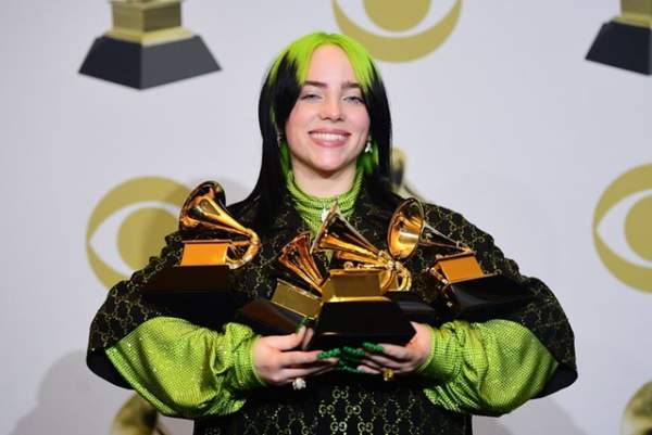 Billie Eilish xấu hổ khi nhận giải Grammy