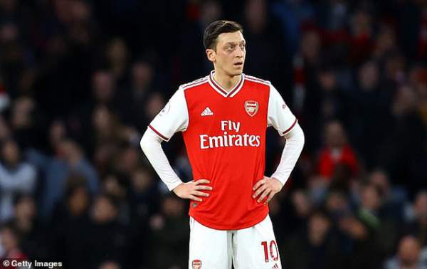 Thu nhập cao nhất ở Arsenal, Mesut Ozil vẫn từ chối cắt giảm lương
