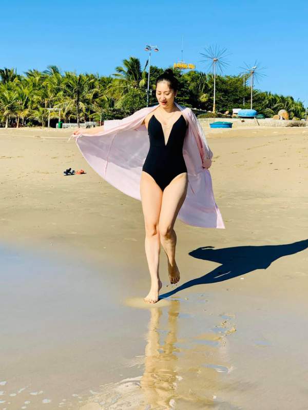 Khánh Thi khoe trọn thân hình nuột nà trên bãi biển trong kỳ nghỉ lễ 6