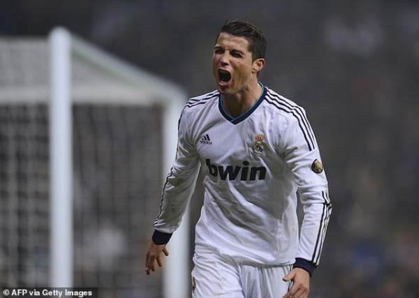 Evra tiết lộ Ferguson nghỉ hưu vì C.Ronaldo và Gareth Bale 2