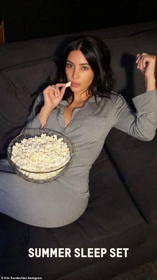 Kim Kardashian vẫn quyến rũ ở tuổi 40 8