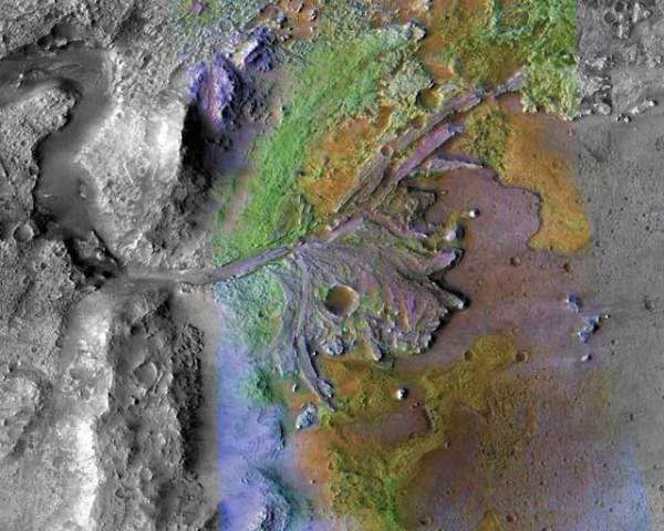 Nhà khoa học tin rằng sự sống tồn tại bên dưới bề mặt sao Hỏa 2