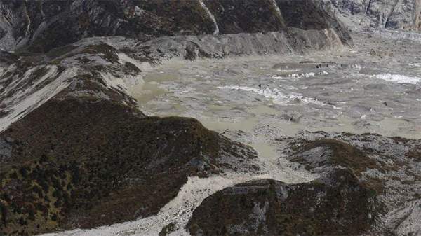 Mối nguy khôn lường từ "sóng thần trên bầu trời" ở sông băng Bhutan
